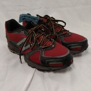 New Balance Men's Red and Black Athletic Shoes